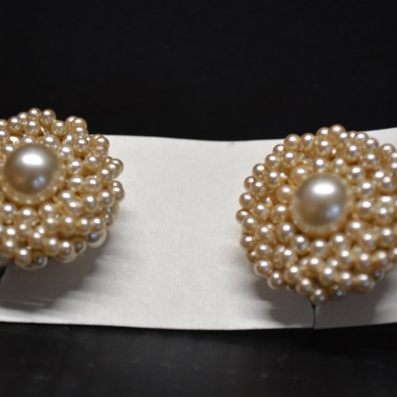 Vintage Tan Beige Champagne Faux Pearl Round Stud Screw Back Clip On Earrings - Picture 4 of 7